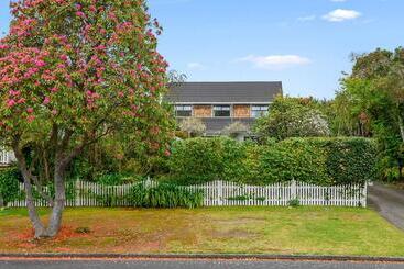 تختخواب و صبحانه Haven Homestay Rotorua