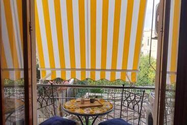تختخواب و صبحانه Mariella S Home