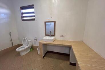 تختخواب و صبحانه New Dindini Lodge