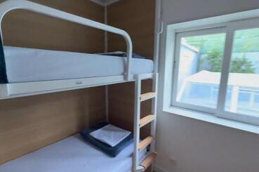 تختخواب و صبحانه Vhostel