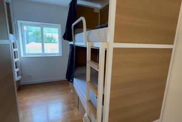 تختخواب و صبحانه Vhostel