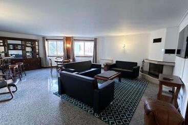 تختخواب و صبحانه Vhostel