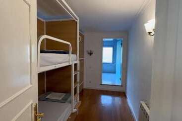 تختخواب و صبحانه Vhostel