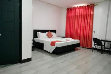 E & F Condotel