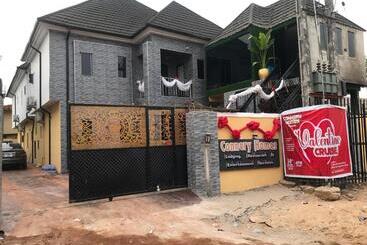 هتل Connery Homes