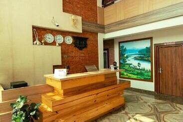 هتل Diyalo Foodland Chitwan