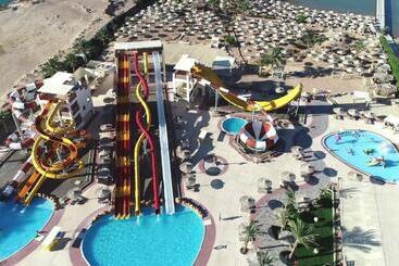 هتل Apartment At Karma Aqua Beach Resort