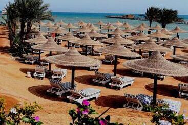 هتل Apartment At Karma Aqua Beach Resort