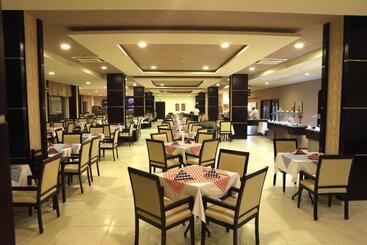 هتل Apartment At Karma Aqua Beach Resort