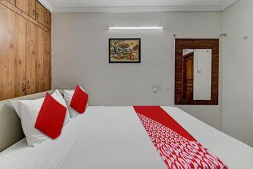 هتل Oyo Serenity Home Stay