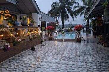 هتل River Pool Villa