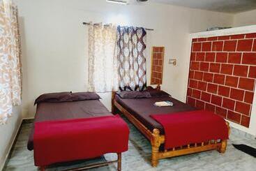 پانسیون Mahadevi Guest House