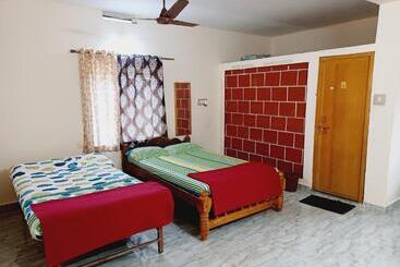 پانسیون Mahadevi Guest House