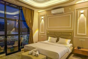 The Royal Rivera Resort