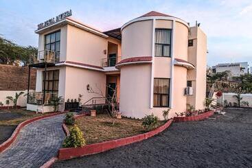 The Royal Rivera Resort