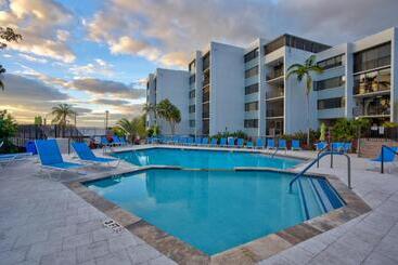 Апарт-отель 2br In Key Largo W Pool And Sunset Views