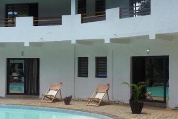هاستل Auberge Sakati Art