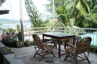 Bed and Breakfast Ocean View Residency