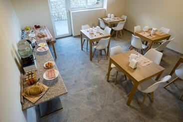 تختخواب و صبحانه Residence Villa Eli