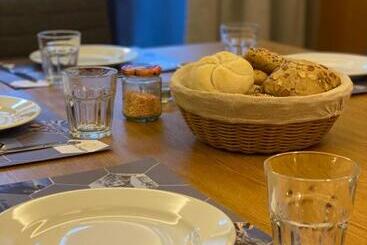 هتل Chalet Hans