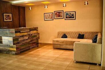 هتل Conifer