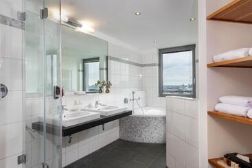 هتل The Tale Luxury Suites