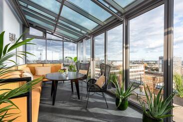هتل The Tale Luxury Suites