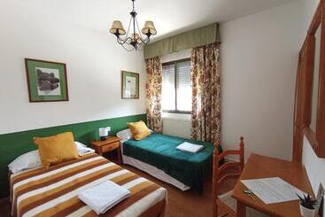 پانسیون Hostal Rural Alto Tajo Poveda