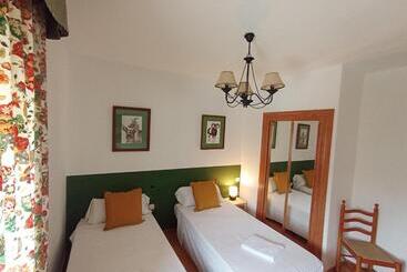 پانسیون Hostal Rural Alto Tajo Poveda