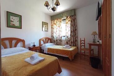 پانسیون Hostal Rural Alto Tajo Poveda