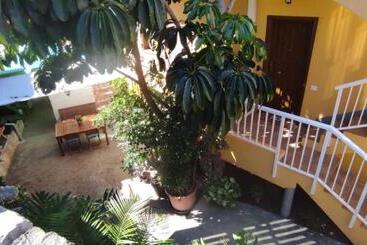 پانسیون Twin Room At Villa Lila