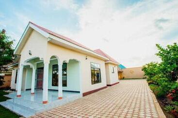 تختخواب و صبحانه Safi House