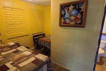 هتل Alicia S Healing And Relaxing House