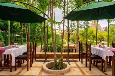 هتل Model Temple Resort & Spa