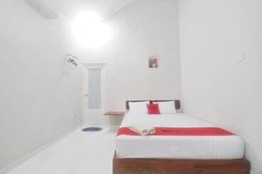 هتل Reddoorz Syariah Near Stasiun Purwokerto