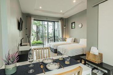 هتل The River Palm Resort
