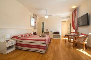 هتل Villa Sirena Numana