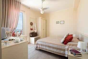 هتل Villa Sirena Numana