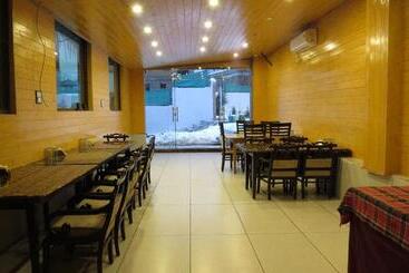 호텔 Vista Pahalgam