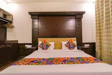 בית מלון כפרי Welcome To Cloud 29 Near Gurgaon Sec 45