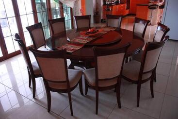 پانسیون Apelles Palace Guest House