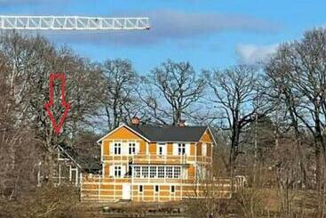 پانسیون Beautiful Lakefront House