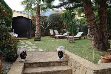 پانسیون Casita Garden&spa