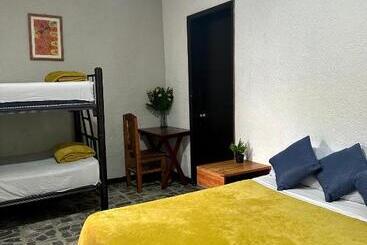 پانسیون Hostel Xitla