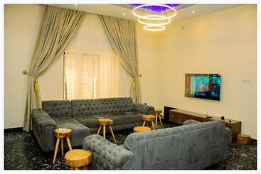 پانسیون House 7a