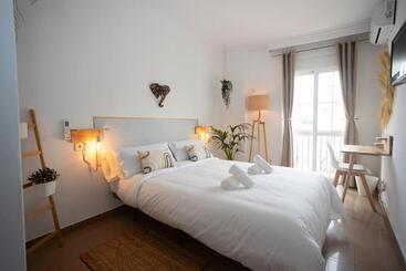 פנסיון Naim Guest House Nerja