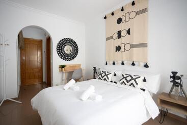 פנסיון Naim Guest House Nerja