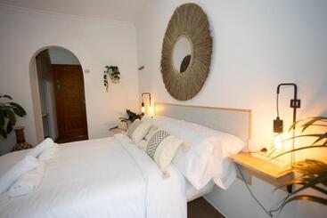 פנסיון Naim Guest House Nerja
