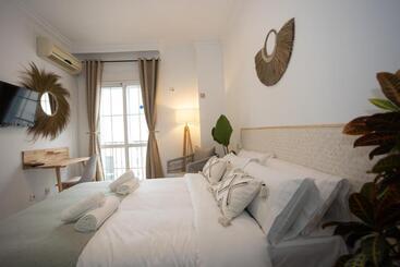 פנסיון Naim Guest House Nerja