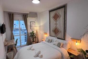 פנסיון Naim Guest House Nerja